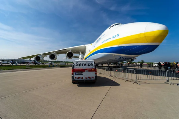 2018年4月27日 Airlifter 安东诺夫 225 Mriya 由安东诺夫航空公司在机场 展览协会柏林航空展2018 — 图库照片