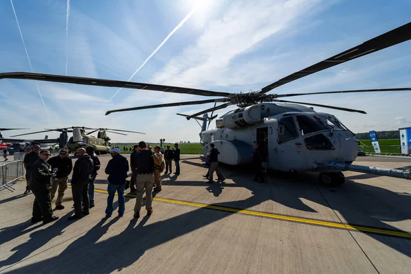 德国柏林 2018年4月27日 重型起重货运直升机西科斯基 53K 国王种马由美国海军陆战队在机场 展览协会柏林航空展2018 — 图库照片