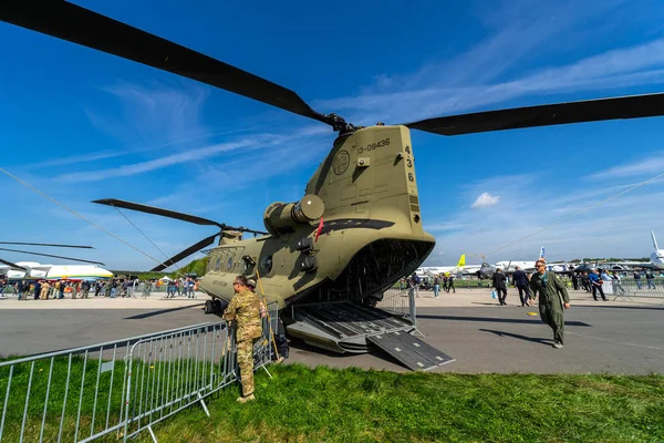 Berlin Niemcy Kwietnia 2018 Śmigłowiec Transportowy Boeing Chinook Nas Armii — Zdjęcie stockowe