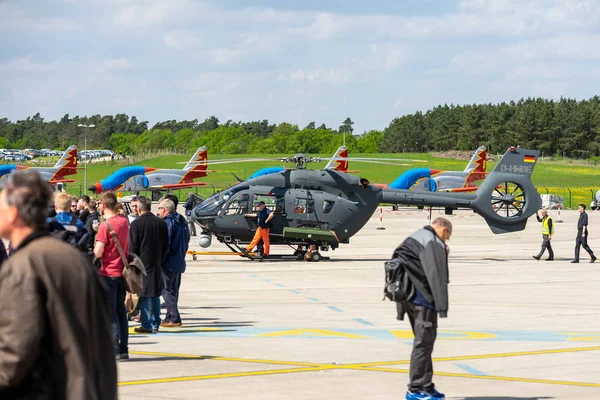 德国柏林 2018年4月27日 公用事业直升机空客直升机 H145M 德国军队 展览协会柏林航空展2018 — 图库照片