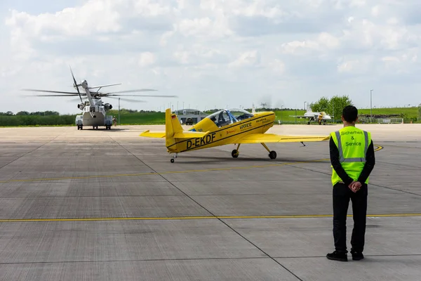Berlín Německo Dubna 2018 Akrobatických Letadel Kluzáků Tahat Akaflieg Kolíně — Stock fotografie