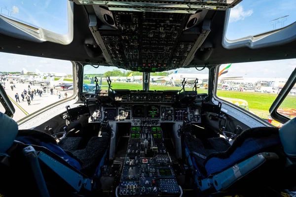 Berlin April 2018 Cockpit Des Strategischen Und Taktischen Flugzeugs Boeing — Stockfoto