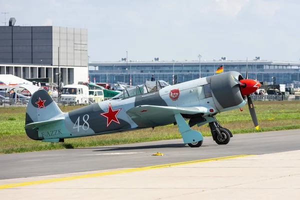 Berlino Aprile 2018 Aereo Caccia Sovietico Yakovlev Yak Replica Yak — Foto Stock