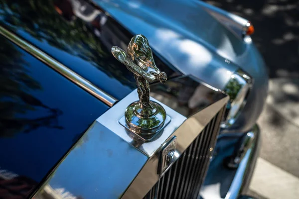 Berlin Junho 2018 Famoso Emblema Spirit Ecstasy Carro Luxo Rolls — Fotografia de Stock