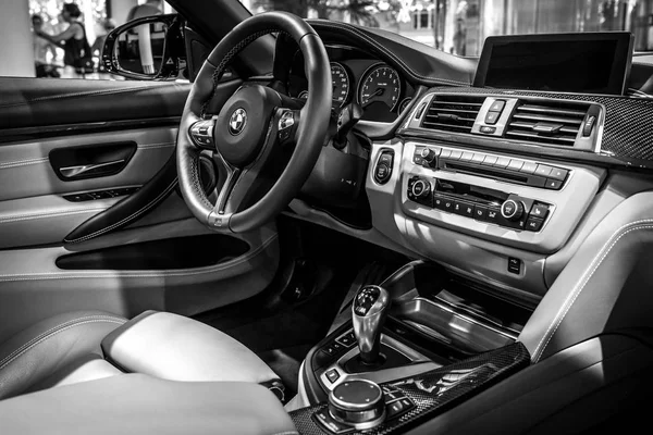 Berlin Junho 2018 Showroom Interior Carro Executivo Compacto Carro Esportivo — Fotografia de Stock