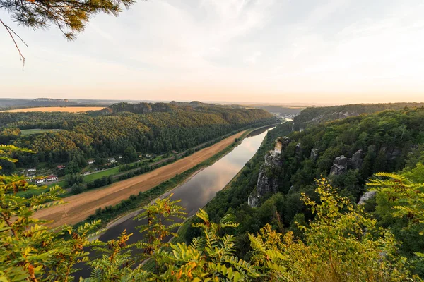 Landschaften Der Sächsischen Schweiz Ist Der Deutsche Teil Des Elbsandsteingebirges — Stockfoto