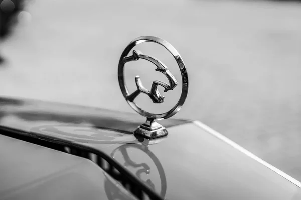 Paaren Glien Germany May 2018 Hood Ornament Personal Luxury Car — Stock Photo, Image