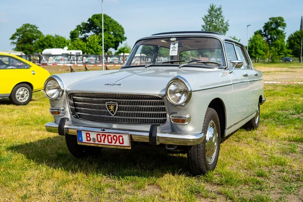 Paaren Glien Germany May 2018 Large Family Car Peugeot 404 — Stock Photo, Image