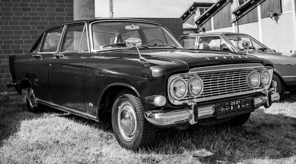 2018年5月19日 全尺寸汽车福特十二生肖马克 213E 1962 黑色和白色 2018年模具 Oldtimer — 图库照片