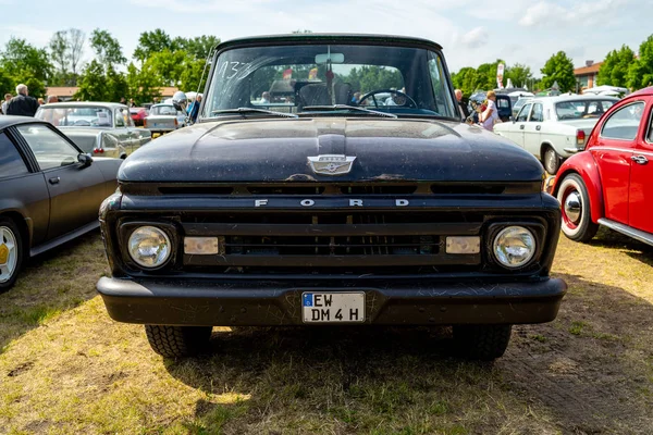 Paaren Glien Deutschland Mai 2018 Vollständiger Pickup Ford 100 1965 — Stockfoto