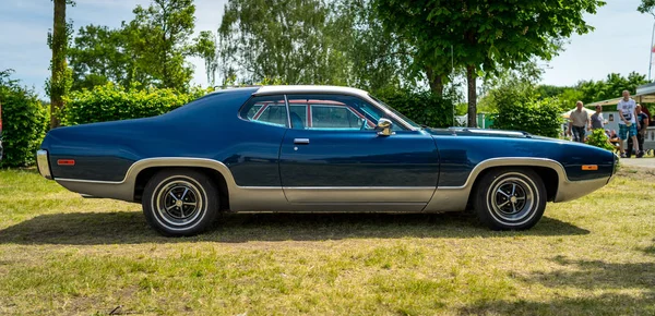 Paaren Glien Alemania Mayo 2018 Coche Mediano Plymouth Satellite 1972 —  Fotos de Stock