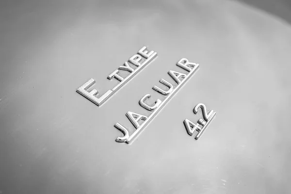 Paaren Glien 2018年5月19日 一辆跑车捷豹 型意甲 的标志 1968年 黑色和白色 2018年模具 Oldtimer — 图库照片