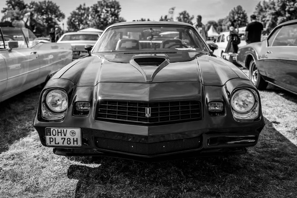 Paaren Glien ドイツ 2018 筋肉の車シボレー カマロ Z28 1979 黒と白 展覧会 — ストック写真