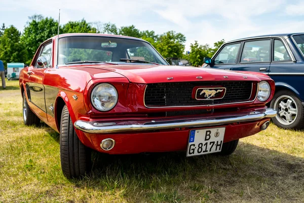 Paren Glien Alemanha Maio 2018 Muscle Car Ford Mustang 1966 — Fotografia de Stock