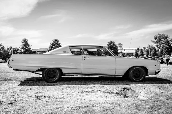 2018年5月19日 全尺寸汽车道奇波拉拉 1965年 黑色和白色 2018年模具 Oldtimer — 图库照片
