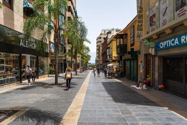 サンタ クルス カナリア諸島 スペイン 2018 都市の歴史的部分のショッピングストリート サンタ クルスはテネリフェ島の首都 — ストック写真