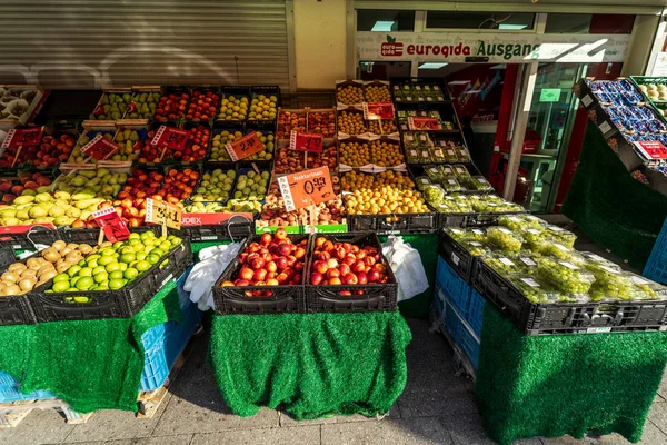 Berlín Septiembre 2018 Ventas Verduras Frutas Frescas Centro Histórico Altstadt —  Fotos de Stock