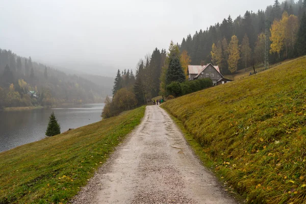 Elbe Nehri Çevreleyen Dağlar Giant Mountains Krkonose Görünümü Küçük Kasaba — Stok fotoğraf