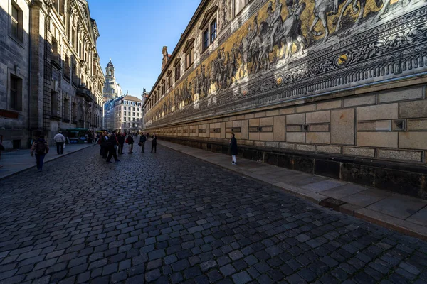 Dresden Alemania Octubre 2018 Fuerstenzug Procesión Príncipes Augustusstrasse Fuerstenzug Famoso —  Fotos de Stock