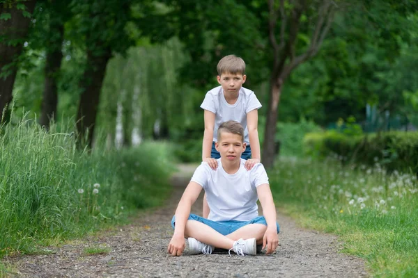 Portrait Two Boys Brothers Nature — Stock Photo, Image