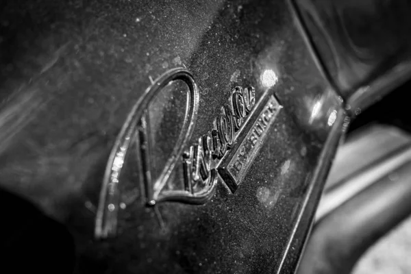 Berlim Maio 2018 Emblema Carro Luxo Pessoal Buick Riviera Close — Fotografia de Stock
