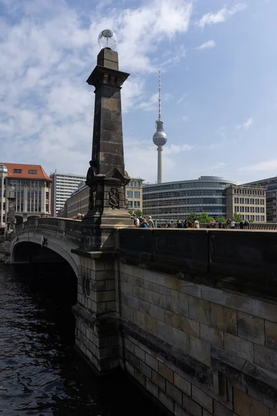 Berlin Mayıs 2019 Friedrichs Köprüsü Spree Nehri Manzarası Arka Planda — Stok fotoğraf