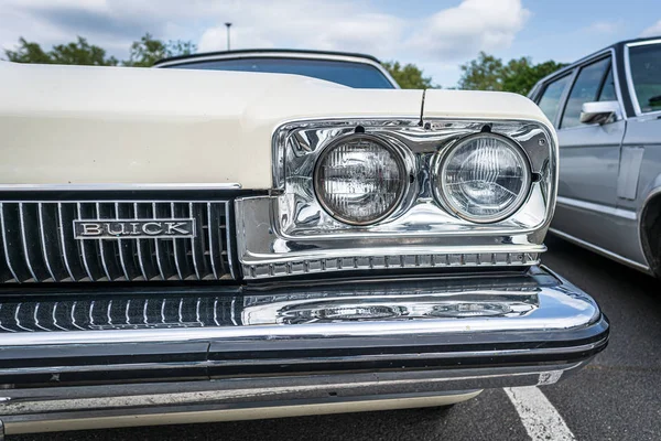 Berlin May 2019 Headlamp Mid Size Car Buick Skylark 1972 — Stock Photo, Image