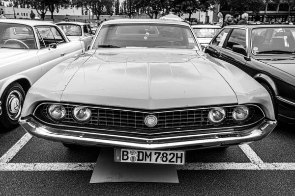 ベルリン 2019年5月11日 マッスルカーフォードトリノコブラ 1970 白黒第32回ベルリン ブランデンブルクオールドタイマーデー — ストック写真