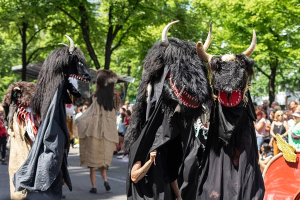 ベルリン 月09 2019 文化の年次カーニバル カーニヴァル Der Kulturen はペンテコステの週末の周りに祝われました 参加者のカーニバル ストリート — ストック写真