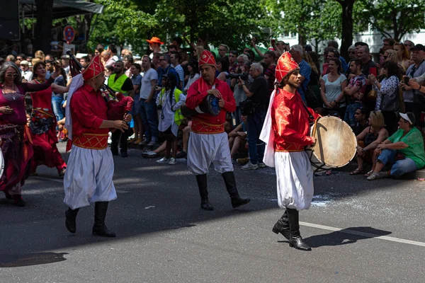 2019年6月9日 一年一度的文化狂欢节 Karneval Der Kulturen 围绕五旬节周末庆祝 与会者在街上狂欢 — 图库照片