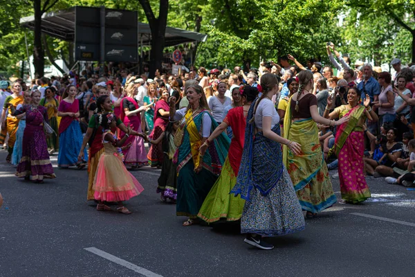 2019年6月9日 一年一度的文化狂欢节 Karneval Der Kulturen 围绕五旬节周末庆祝 与会者在街上狂欢 — 图库照片