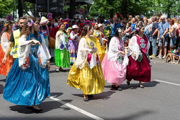 2019年6月9日 一年一度的文化狂欢节 Karneval Der Kulturen 围绕五旬节周末庆祝 与会者在街上狂欢 — 图库照片