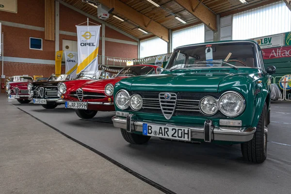 Paaren Glien Duitsland Juni 2019 Grote Gezinsauto Alfa Romeo Giulia — Stockfoto