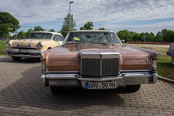 Paaren Glien Deutschland Juni 2019 Ein Zweitüriges Persönliches Luxuscoupé Lincoln — Stockfoto