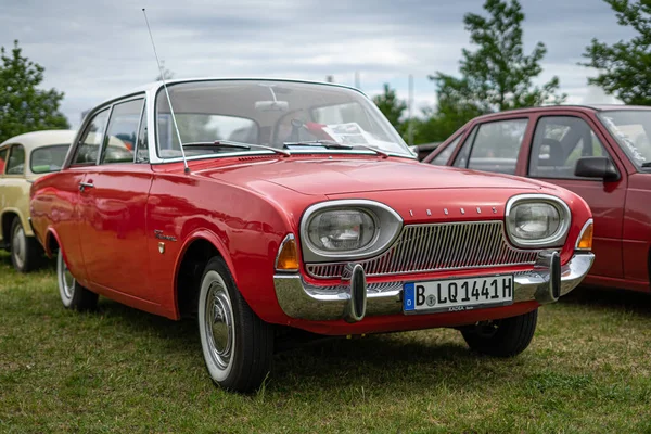 Paaren Glien Germany June 2019 Large Family Car Ford Taunus — 图库照片