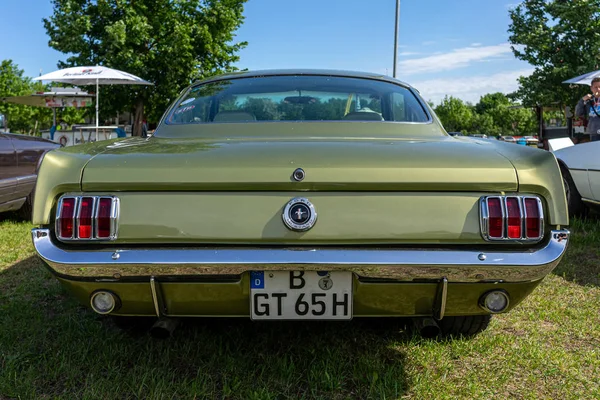 Paaren Glien Almanya Haziran 2019 Pony Car Ford Mustang Ilk — Stok fotoğraf