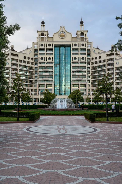 Pomorie Bułgaria Czerwca 2019 Wielokondygnacyjna Fasada Nowoczesnego Pięciogwiazdkowego Hotelu Seaside — Zdjęcie stockowe
