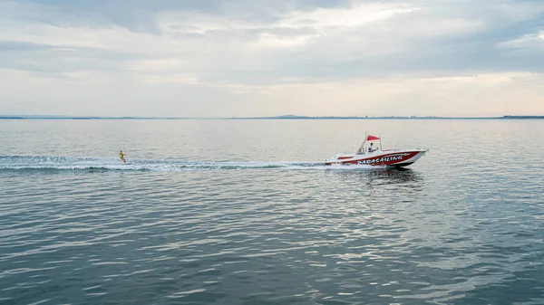 Pomorie Bulharsko 2019 Motorový Člun Vodní Lyžování — Stock fotografie