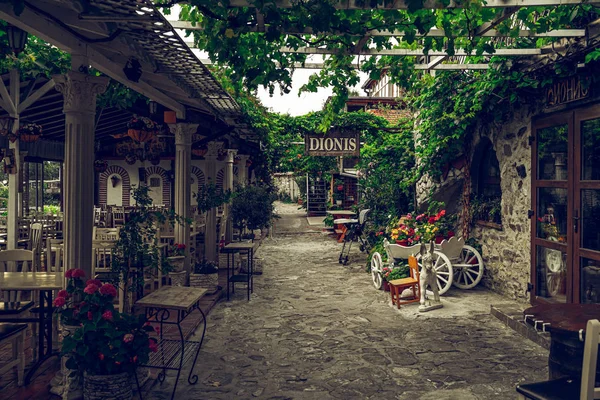 Nessebar Bulgaria June 2019 Beautiful Flower Narrow Street Restaurants Cafes — Stock Photo, Image