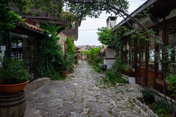 Nessebar Bulgaria Junio 2019 Hermosa Estrecha Calle Antigua Ciudad Costera —  Fotos de Stock