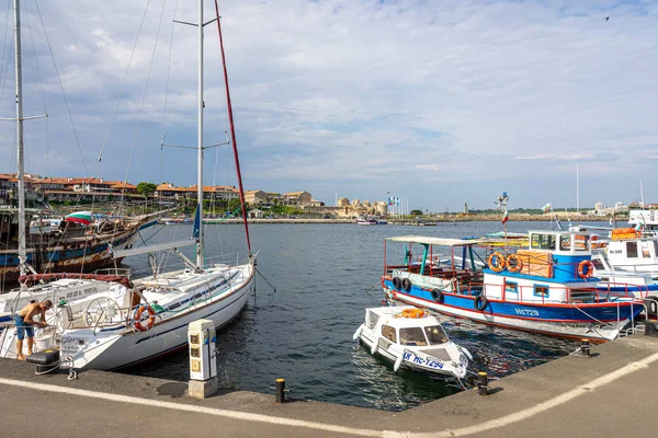 Nessebar Bulgaristan Haziran 2019 Eski Şehrin Iskelesinde Zevk Balıkçı Tekneleri — Stok fotoğraf