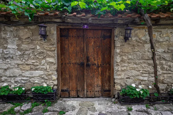Fragment Old Wall Gate Courtyard — Stock Photo, Image
