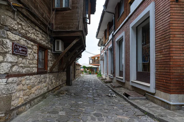 内塞巴尔 保加利亚 2019年6月22日 古老海滨小镇的美丽而狭窄的街道 清晨的荒凉街道 — 图库照片
