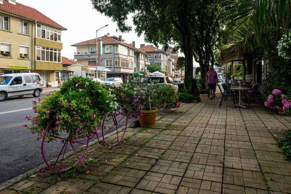 Pomorie Bulgaria Junio 2019 Decoración Forma Bicicleta Flores Frente Entrada — Foto de Stock