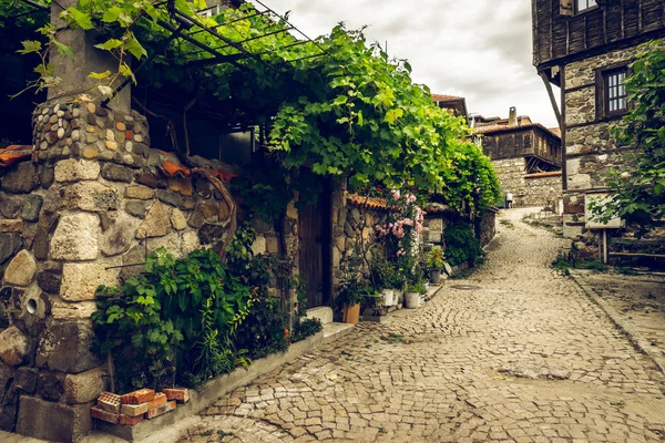 Ruas Estreitas Uma Antiga Cidade Costeira Sozopol Sul Costa Búlgara — Fotografia de Stock