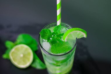 Barda limonlu kokteyl.