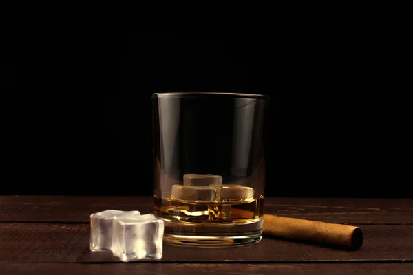 Glass Whiskey Smoking Cigar Ice Cubes Wooden Table — Stock Photo, Image