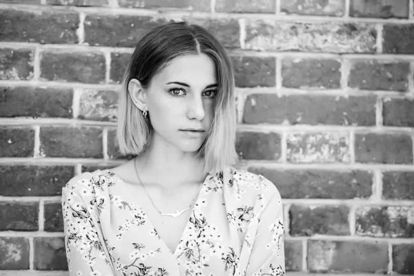 Retrato Aire Libre Una Hermosa Joven Blanco Negro Tonificado — Foto de Stock