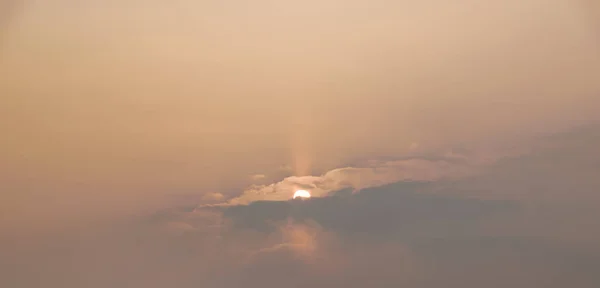 Красивое Закатное Небо Солнцем — стоковое фото