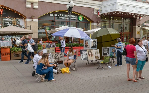 Moscow Rússia Agosto 2017 Artistas Rua Rua Old Arbat Moscou — Fotografia de Stock